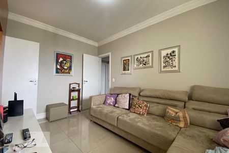 Sala de TV de apartamento à venda com 4 quartos, 194m² em Vila Suzana, São Paulo