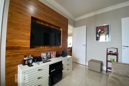 Sala de TV de apartamento à venda com 4 quartos, 194m² em Vila Suzana, São Paulo