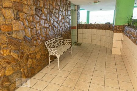 Apartamento à venda com 50m², 2 quartos e sem vaga Apartamento à venda com 50m², 2 quartos e sem vagaHall
