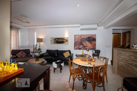 Sala de apartamento à venda com 2 quartos, 90m² em Petrópolis, Porto Alegre