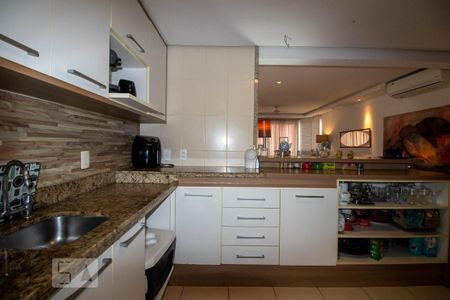 Apartamento à venda com 90m², 2 quartos e 2 vagasCozinha