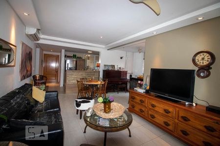 Sala de apartamento à venda com 2 quartos, 90m² em Petrópolis, Porto Alegre