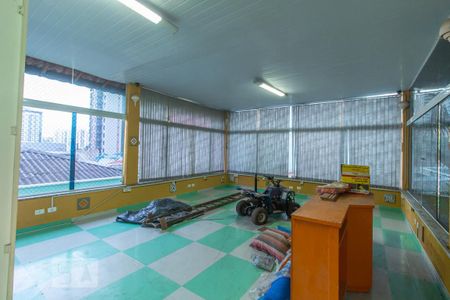 Casa para alugar com 190m², 3 quartos e 1 vagaÁrea comum - Salão de festas