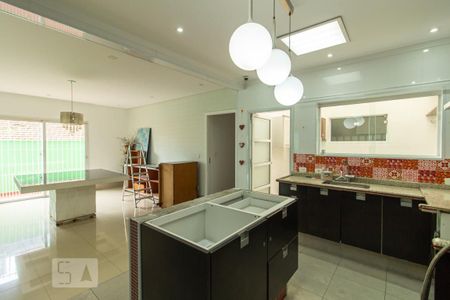 Casa para alugar com 190m², 3 quartos e 1 vagaCozinha