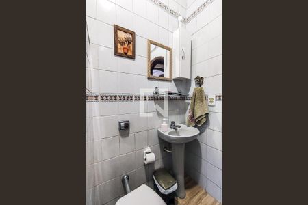 Casa à venda com 170m², 3 quartos e 2 vagas Casa à venda com 170m², 3 quartos e 2 vagasBanheiro Social