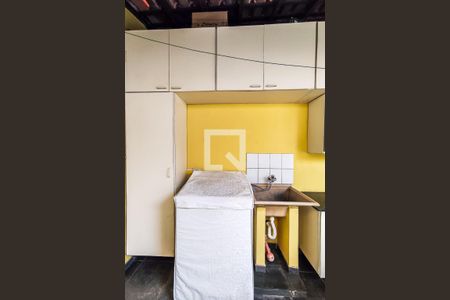 Casa à venda com 170m², 3 quartos e 2 vagas Casa à venda com 170m², 3 quartos e 2 vagasÁrea de Serviço