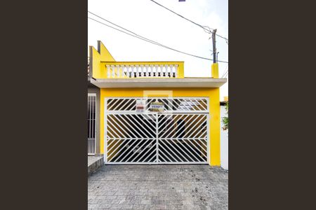 Casa à venda com 170m², 3 quartos e 2 vagas Casa à venda com 170m², 3 quartos e 2 vagasFachada