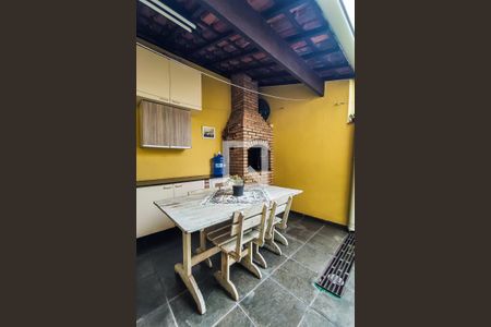 Casa à venda com 170m², 3 quartos e 2 vagas Casa à venda com 170m², 3 quartos e 2 vagasQuintal