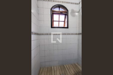 Casa à venda com 170m², 3 quartos e 2 vagas Casa à venda com 170m², 3 quartos e 2 vagasBanheiro Social