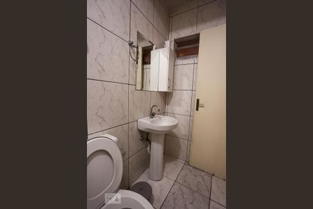 Casa à venda com 200m², 3 quartos e 3 vagas Casa à venda com 200m², 3 quartos e 3 vagasBanheiro da área externa