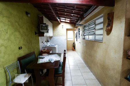 Casa à venda com 200m², 3 quartos e 3 vagas Casa à venda com 200m², 3 quartos e 3 vagasÁrea de Serviço