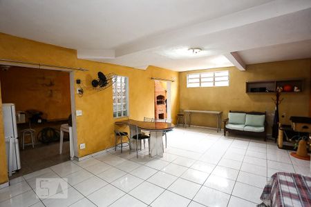 Casa à venda com 200m², 3 quartos e 3 vagas Casa à venda com 200m², 3 quartos e 3 vagasÁrea comum - Salão de festas