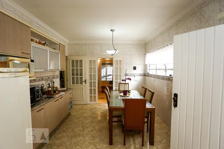 Casa à venda com 200m², 3 quartos e 3 vagas Casa à venda com 200m², 3 quartos e 3 vagasCozinha