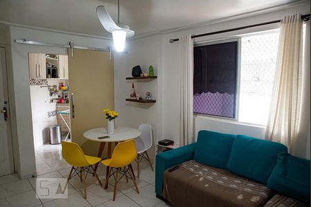 Sala de apartamento para alugar com 2 quartos, 48m² em Vargem Grande, Rio de Janeiro