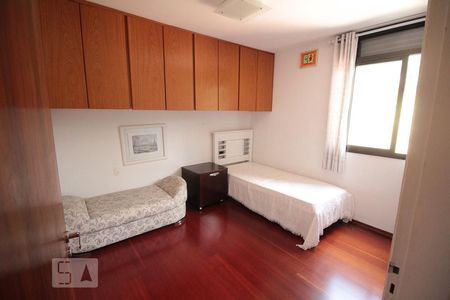 Apartamento à venda com 96m², 3 quartos e 1 vagaQuarto 2