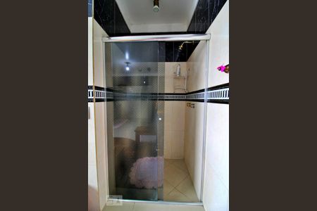 Casa à venda com 600m², 4 quartos e 6 vagasBanheiro da Suíte 1