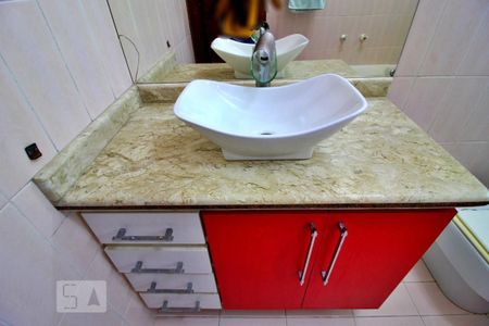 Casa à venda com 600m², 4 quartos e 6 vagasBanheiro da Suíte 3