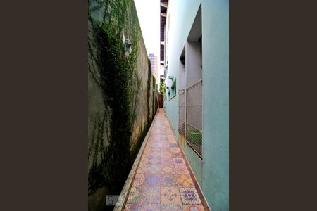 Casa à venda com 600m², 4 quartos e 6 vagasCorredor