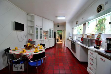 Casa à venda com 600m², 4 quartos e 6 vagasCozinha