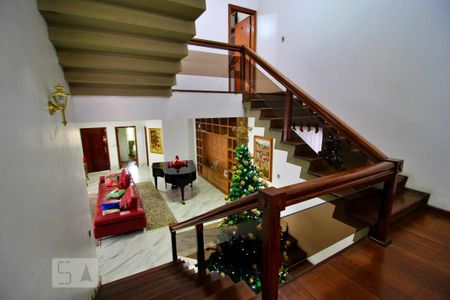 Escada de casa à venda com 4 quartos, 600m² em Vila Curuçá, Santo André