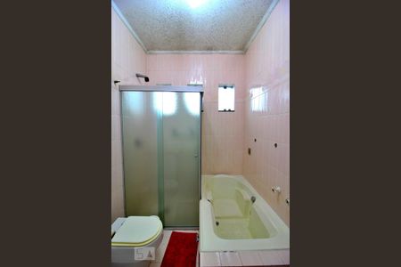 Casa à venda com 600m², 4 quartos e 6 vagasBanheiro da Suíte 3