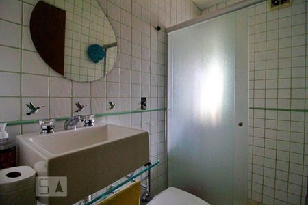 Casa à venda com 600m², 4 quartos e 6 vagasBanheiro da Suíte 4