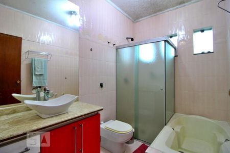 Casa à venda com 600m², 4 quartos e 6 vagasBanheiro da Suíte 3