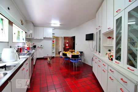 Casa à venda com 600m², 4 quartos e 6 vagasCozinha