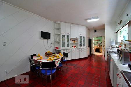 Casa à venda com 600m², 4 quartos e 6 vagasCozinha