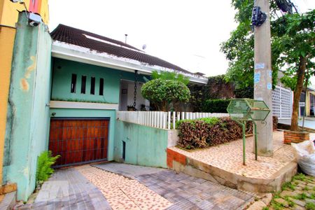 Casa à venda com 600m², 4 quartos e 6 vagasFachada