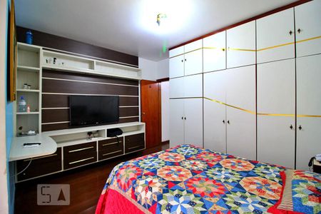 Casa à venda com 600m², 4 quartos e 6 vagasSuíte 2