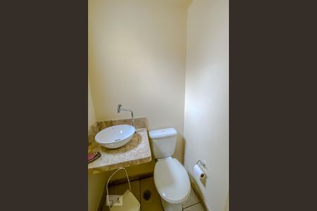 Casa à venda com 350m², 3 quartos e 1 vaga Casa à venda com 350m², 3 quartos e 1 vagaSala 2 - Lavabo