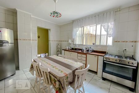 Casa à venda com 350m², 3 quartos e 1 vaga Casa à venda com 350m², 3 quartos e 1 vagaCozinha