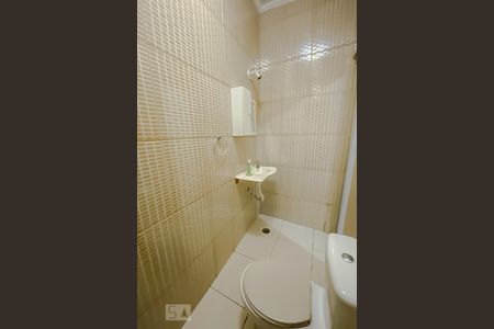 Casa à venda com 350m², 3 quartos e 1 vaga Casa à venda com 350m², 3 quartos e 1 vagaBanheiro da Suíte 1