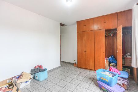 Casa à venda com 180m², 4 quartos e 2 vagasSuite