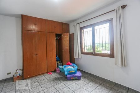Casa à venda com 180m², 4 quartos e 2 vagasSuite