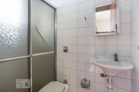 Casa à venda com 180m², 4 quartos e 2 vagasBanheiro de Serviço