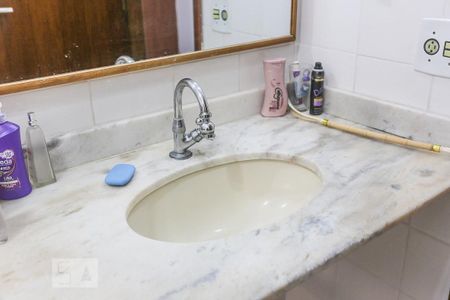 Casa à venda com 180m², 4 quartos e 2 vagasBanheiro Suite