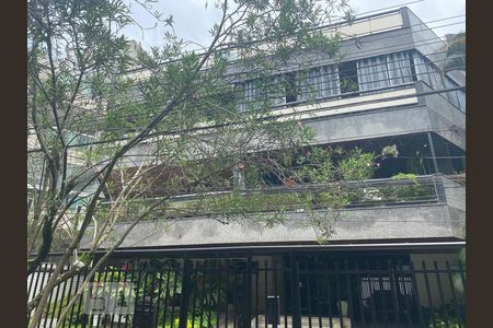 Apartamento à venda com 85m², 3 quartos e 1 vaga Apartamento à venda com 85m², 3 quartos e 1 vagaFachada