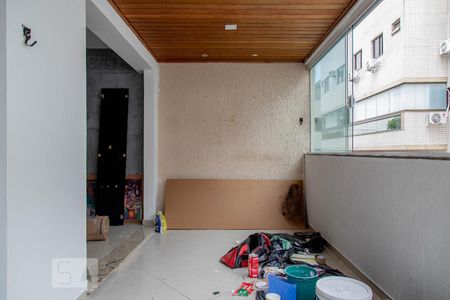 Apartamento à venda com 85m², 3 quartos e 1 vaga Apartamento à venda com 85m², 3 quartos e 1 vagaVaranda