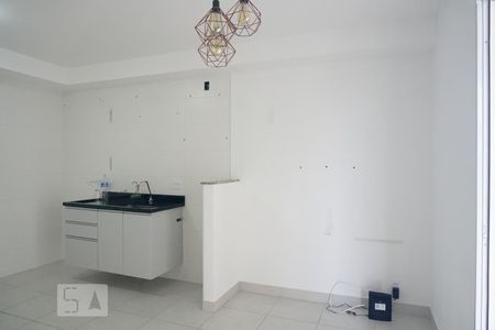 Sala, Cozinha e Lavanderia de kitnet/studio para alugar com 1 quarto, 37m² em Vila Penteado, São Paulo