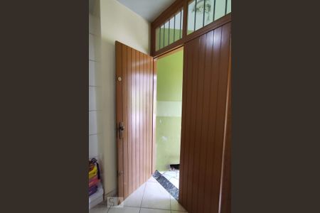 Casa à venda com 257m², 4 quartos e 4 vagas Casa à venda com 257m², 4 quartos e 4 vagasDispensa