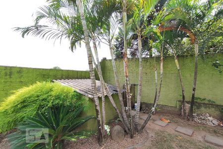 Casa à venda com 257m², 4 quartos e 4 vagas Casa à venda com 257m², 4 quartos e 4 vagasJardim