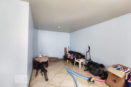 Casa à venda com 257m², 4 quartos e 4 vagas Casa à venda com 257m², 4 quartos e 4 vagasDispensa