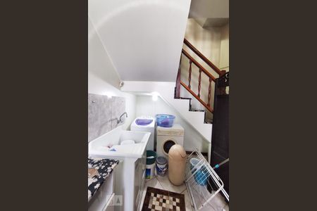 Casa à venda com 257m², 4 quartos e 4 vagas Casa à venda com 257m², 4 quartos e 4 vagas Área de Serviço