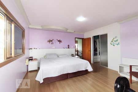 Casa à venda com 257m², 4 quartos e 4 vagas Casa à venda com 257m², 4 quartos e 4 vagasQuarto 3 - Suíte