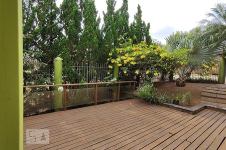 Casa à venda com 257m², 4 quartos e 4 vagas Casa à venda com 257m², 4 quartos e 4 vagasDeque e Jardim