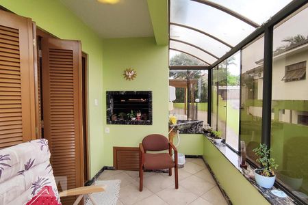 Casa à venda com 257m², 4 quartos e 4 vagas Casa à venda com 257m², 4 quartos e 4 vagasSacada Gourmet