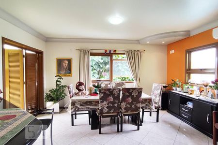 Casa à venda com 257m², 4 quartos e 4 vagas Casa à venda com 257m², 4 quartos e 4 vagasSala de Jantar e Cozinha