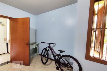 Casa à venda com 257m², 4 quartos e 4 vagas Casa à venda com 257m², 4 quartos e 4 vagasDispensa